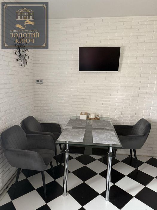 Продам двоповерховий будинок