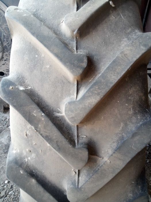 Шина  тракторна 9,5Х38 б/в