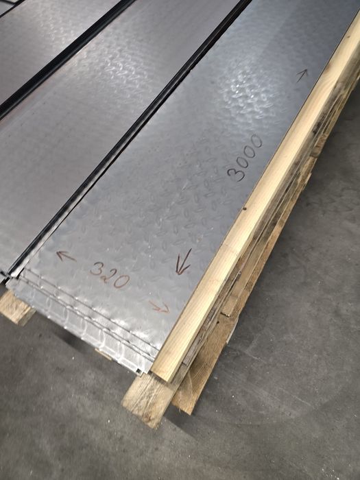Blacha ryflowana stalowa użytkowa 320x3000x4 cena za kilogram