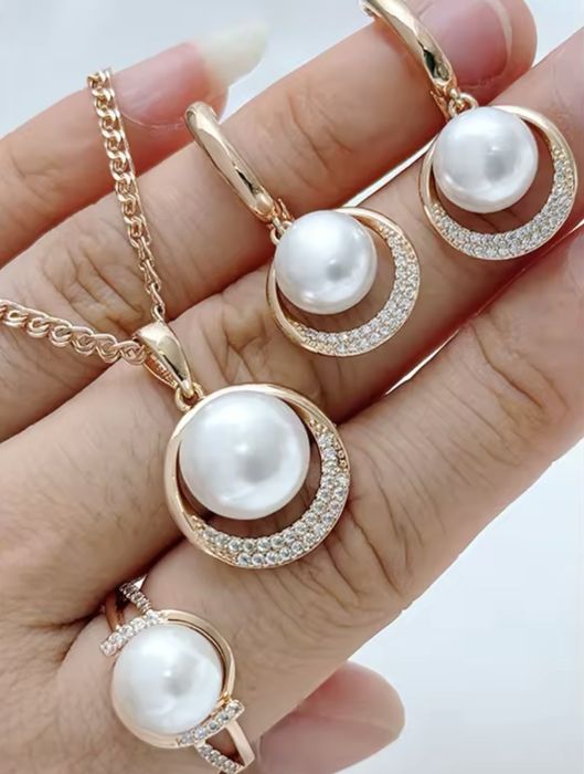 Сережки з медичного золота