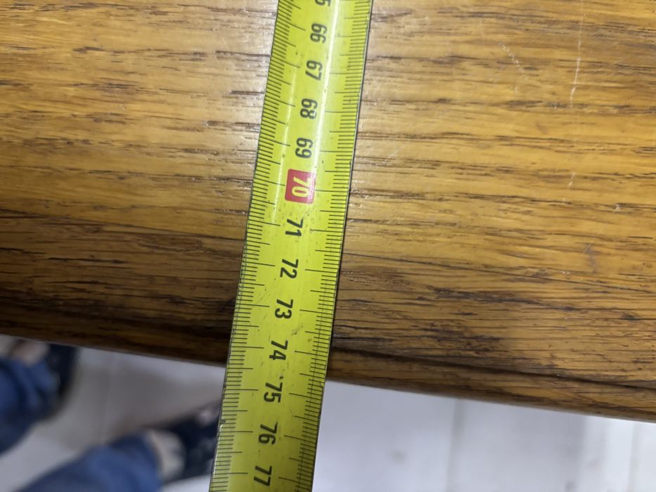 Mesa de apoio de madeira