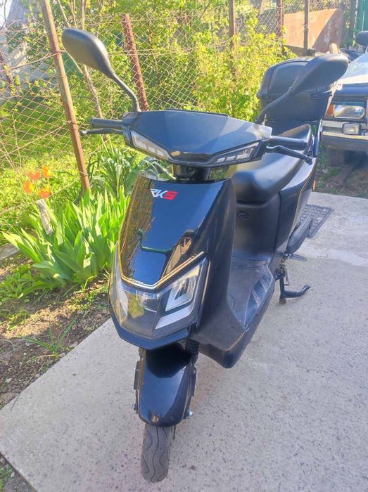 Продам электроскутер RKS1500