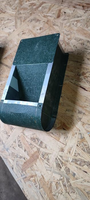 Бункерні годівниці для кроликів