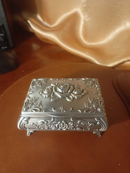 Шкатулка для прекрас.