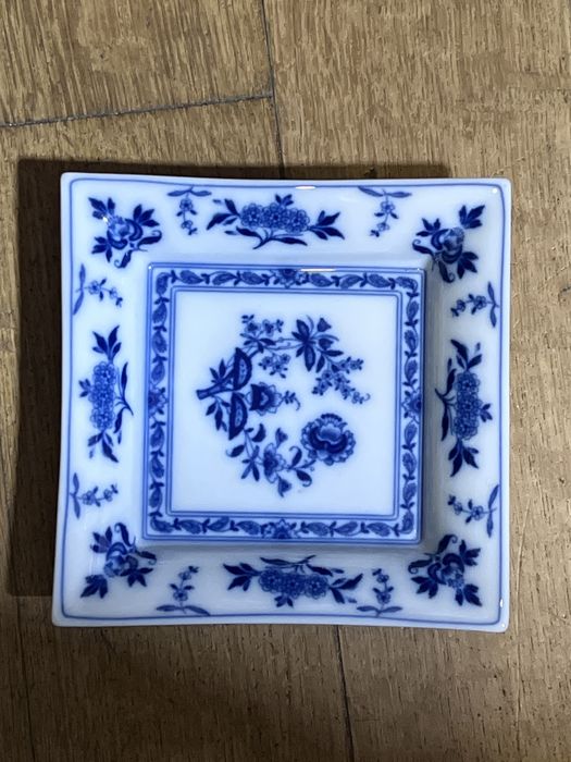 Pequeno Prato/Cinzeiro Quadrado Vista Alegre - Padrão Meissen