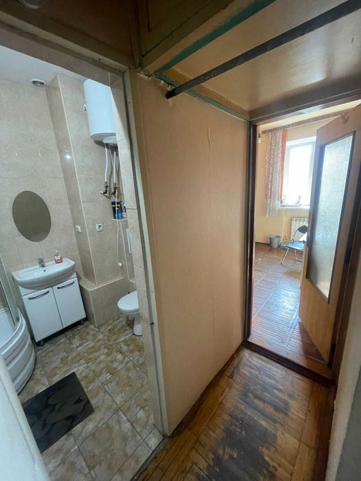 Продам 2к Гарматна 18, сталінка