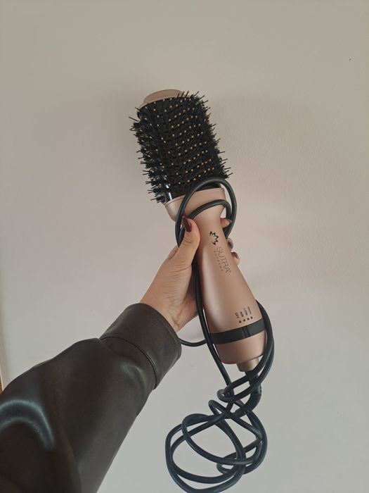 Escova de cabelo elétrica SUTRA