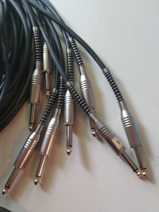 8 Pares de cabos de Áudio Analógico
