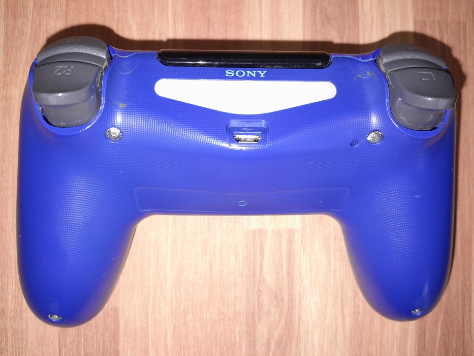 Consola Ps4 com 2 comandos