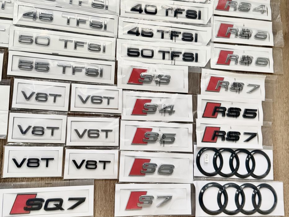 Шильдики Audi A3 A4 A5 A6 A7 Q3 Q5 Q7 RS S TFSI Quattro емблема значок
