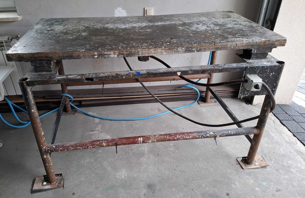 Duży stół wibracyjny 75*155 do odlewów betonowych oraz płyt