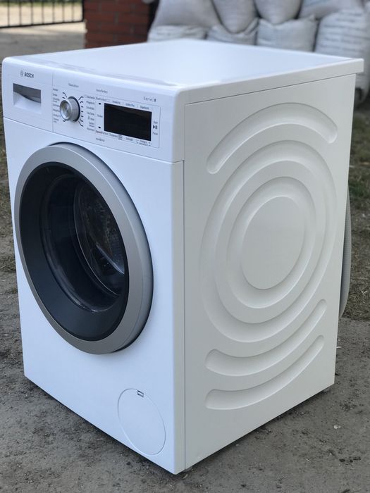 Пральна машина Bosch Serie 8,  8кг, в супер стані з німеччини