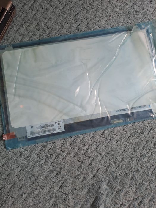 Laptopy asus i dell