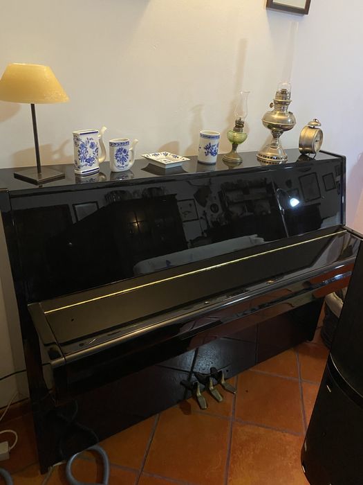 Piano em bom estado