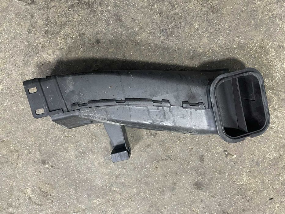 Повітроприймач BMW X3 G01 18-21 13718635093