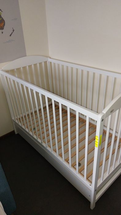 Łóżeczko z szufladą 120x60 +materac+ochraniacz+2 prześcieradła