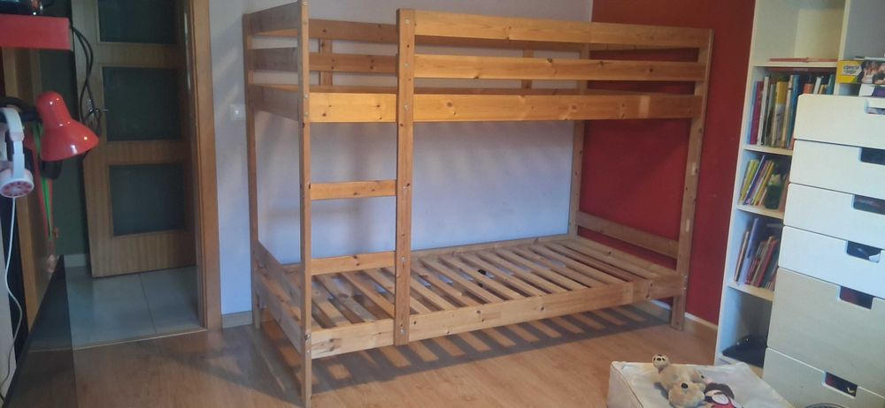 Beliches e camas ikea (com colchões) e armários Ikea