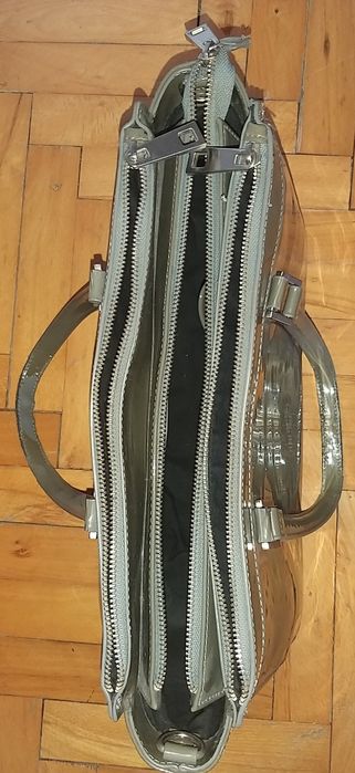 Torebka lakierowana Reserved