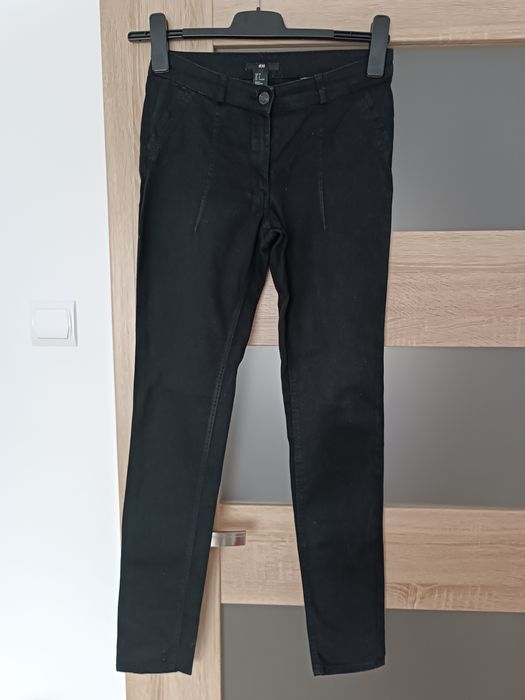Spodnie damskie czarne rurki skinny H&M 36 S
Szerokość w pasie 37
Dług