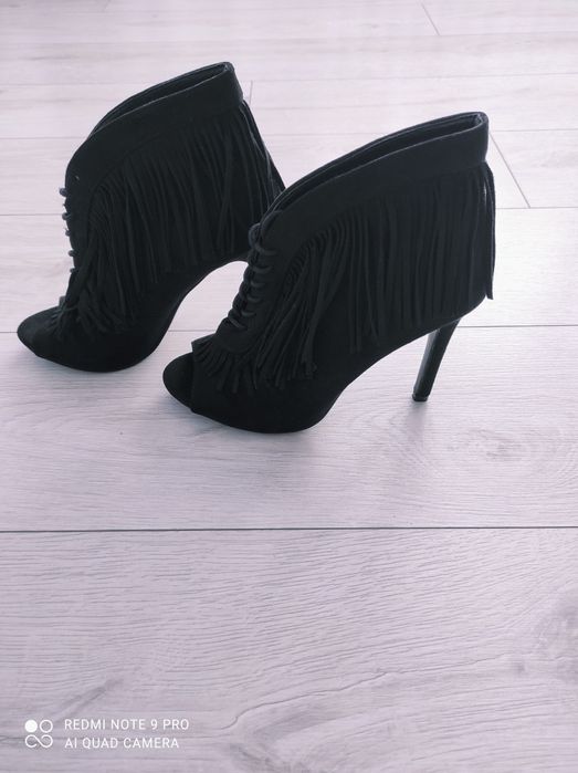 Nowe piękne buciki roz 39