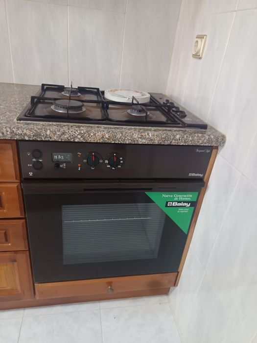 Vendo Fogão + Forno a gás + maquina lavar loiça  da marca Balay em muito bom estado