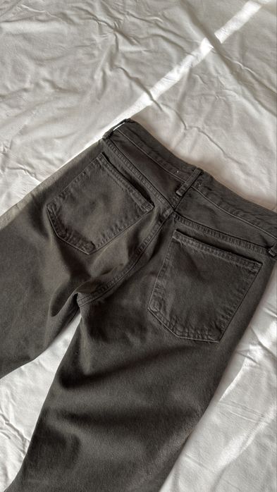 Жіночі джинси з середньою посадкою