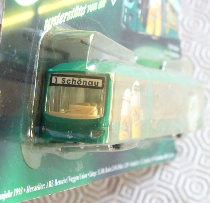 Elétrico - miniatura com publicidade a cerveja