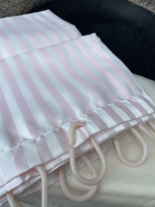 Cortina para Banheira em tons de Rosa e Branco para Casa de Banho