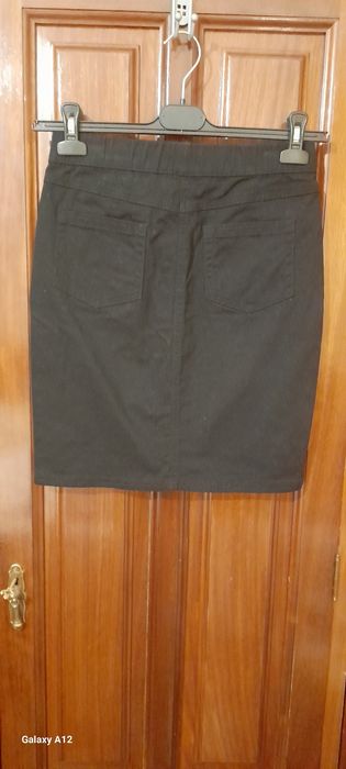 Saia preta elástica