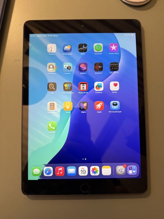 Apple iPad 10.2”  8a Geração 2020