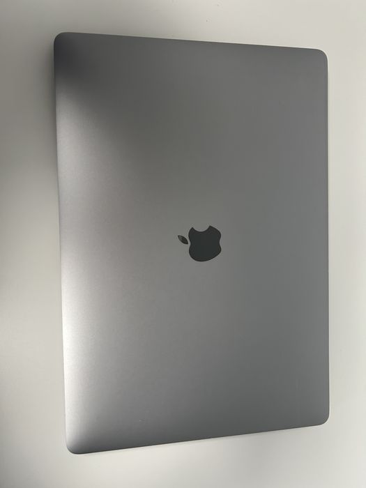 MacBook Pro A1707 – 15” / i7 / 16GB / 256GB SSD