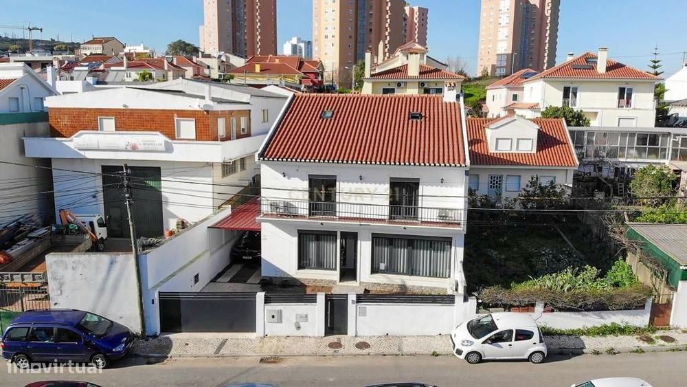 Moradia T6 com Vista para a Cidade em Loures