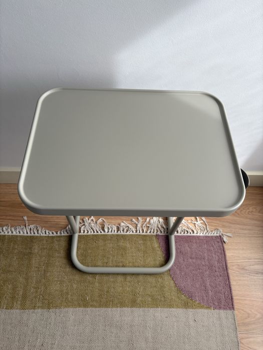 Mesa para portátil bege BJÖRKÅSEN