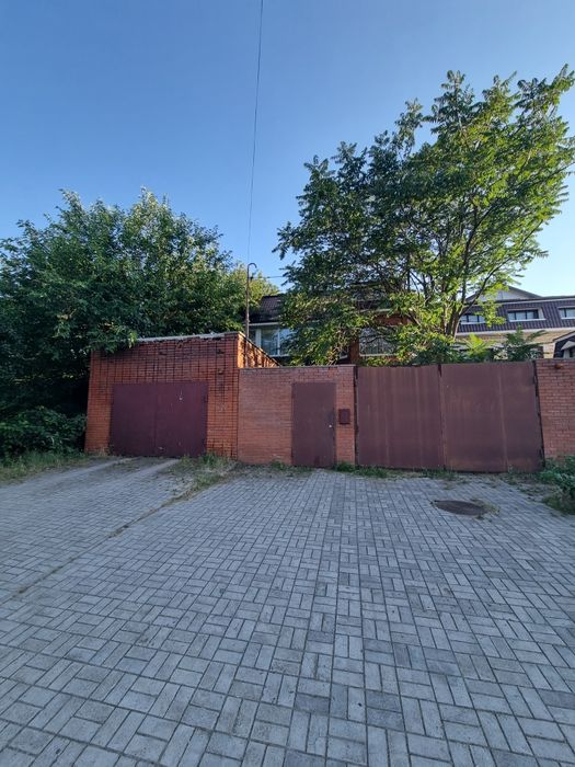 Здание 520м под комерцию