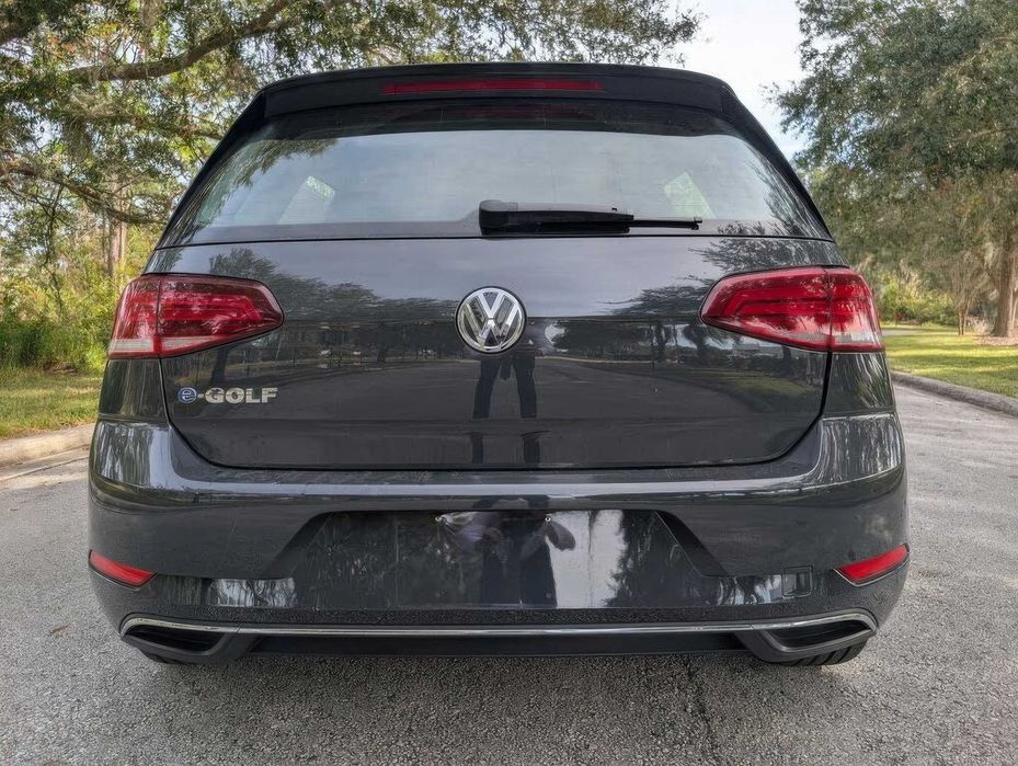 Volkswagen e-Golf SE      2019