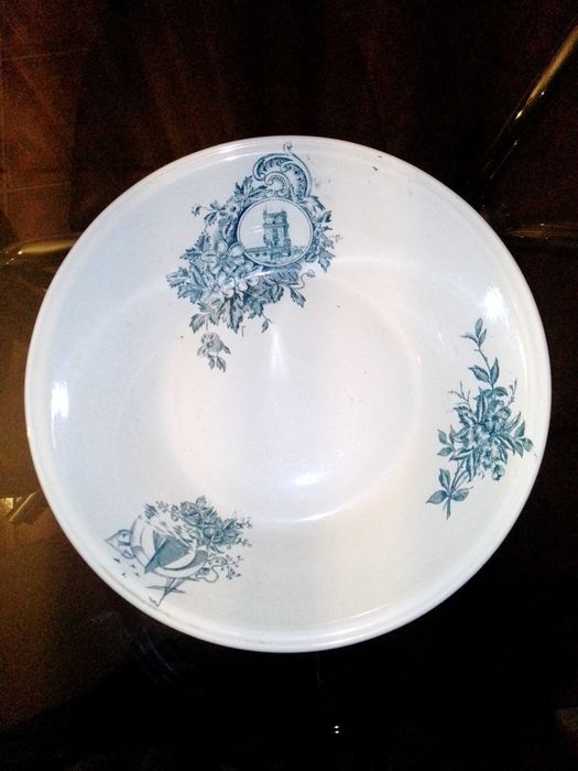 Grande saladeira marca Sacavem antiga muito bonita com mais de 50 anos