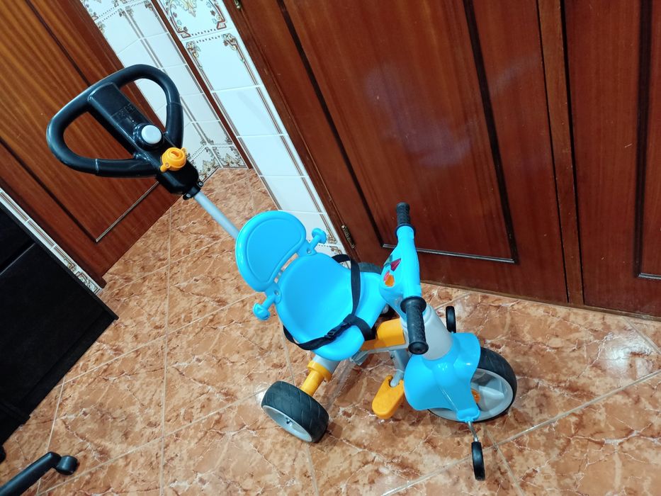 Triciclo para bebé bicicleta carro casa quarto apartamento vivenda.