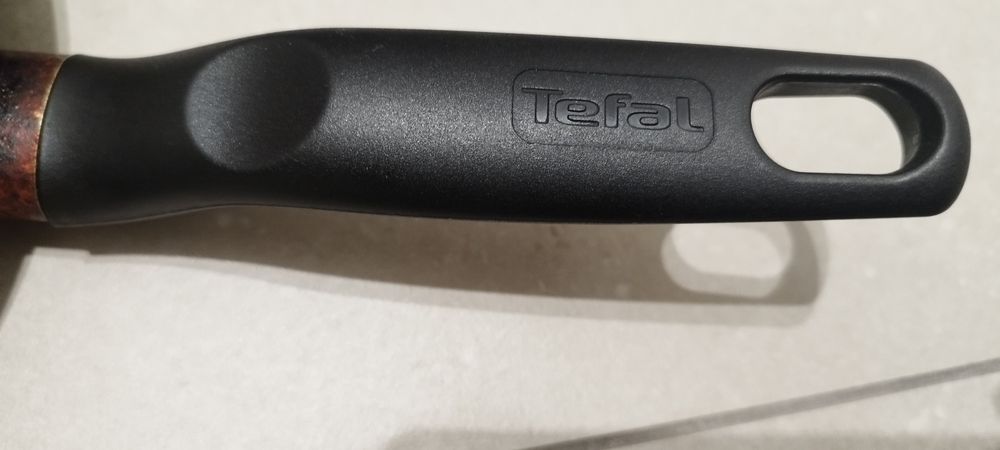 Zestaw garnków patelnie czajnik