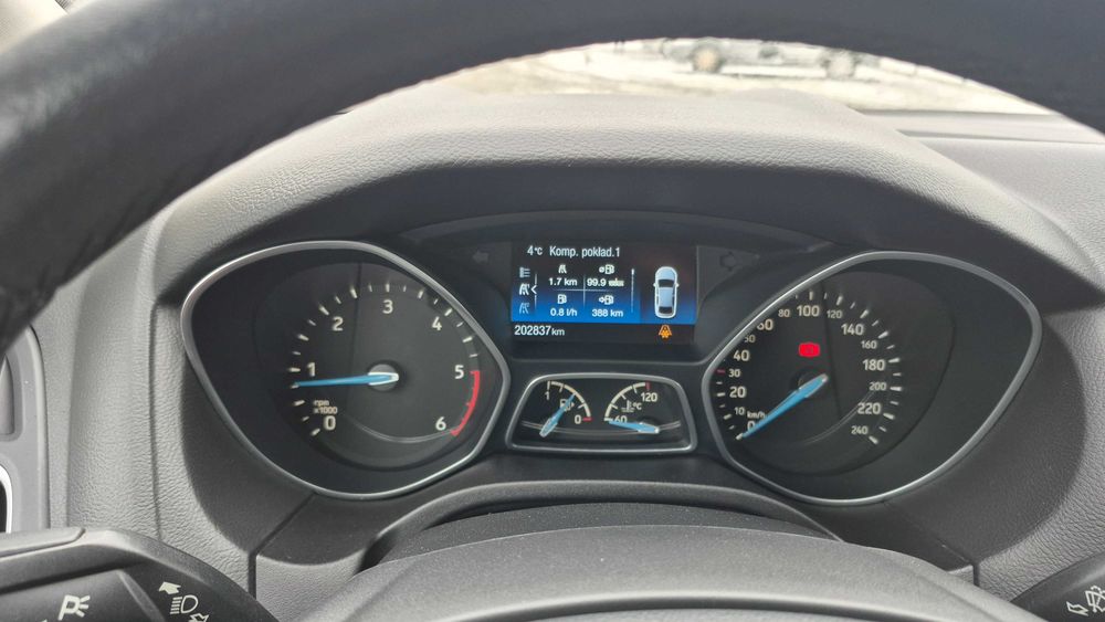 Ford Focus kombi bezwypadkowy  śliczny kolor