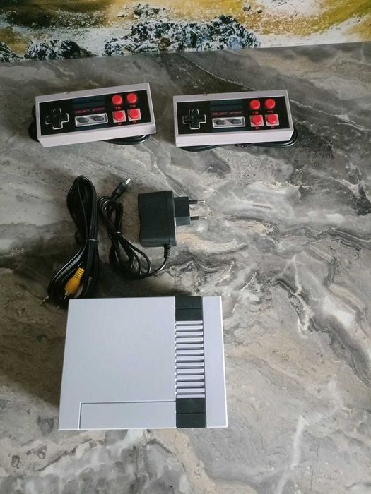 Gra telewizyjna retro konsola do gier 8-bit 620 gier 2 pady mini