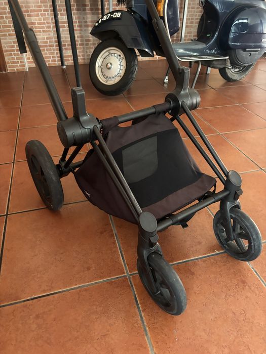 Carrinho de bebé CYBEX – preto