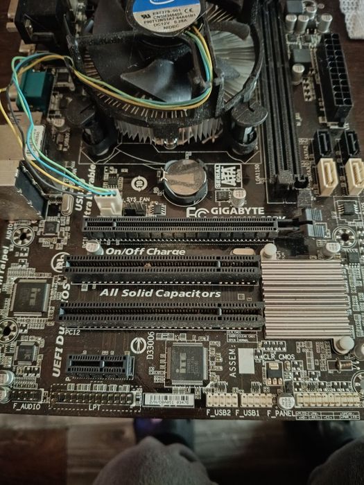 Gigabyte GA-H81M-S2PV
Gigabyte GA-H81M-S2PV