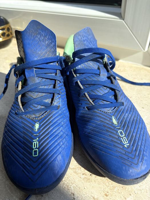 Buty sportowe, halówki renomowanej firmy Kipsta dla dziecka rozmiar 36