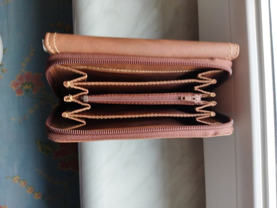 Гаманці коричневі