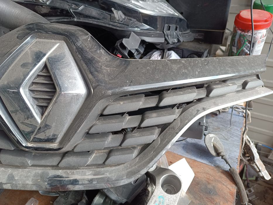 Sprzedam do reanult scenic iv grill antrape 4 2018 rok