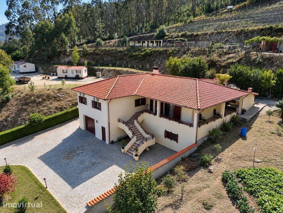 Excelente Propriedade Com Moradia T4 Independente Em Fregim, Amarante