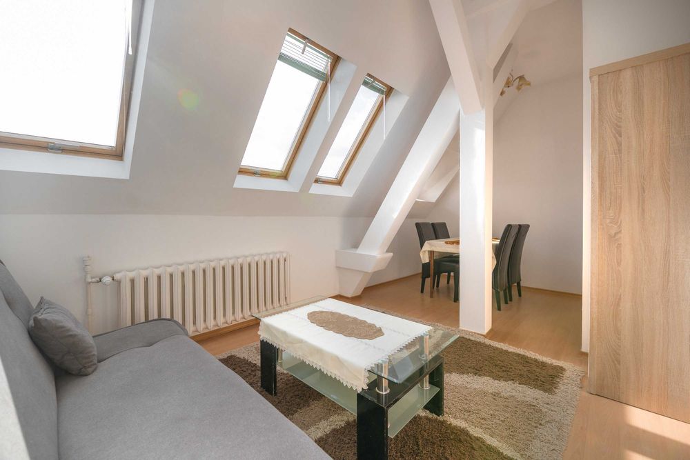 Klimatyczne mieszkanie do wynajęcia blisko starówki.