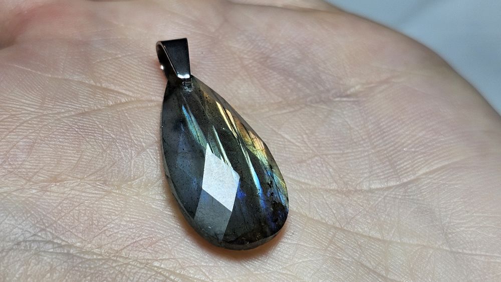 Wisiorek labradoryt LO#3.