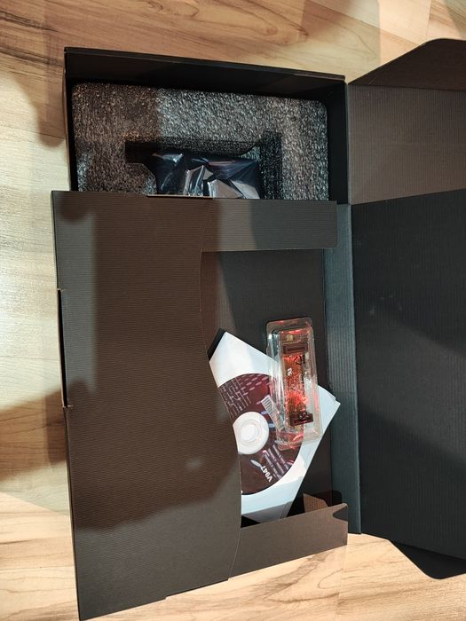 ASUS Radeon HD 6870 DirectCU 1GB GDDR5 – sprawna, BOX