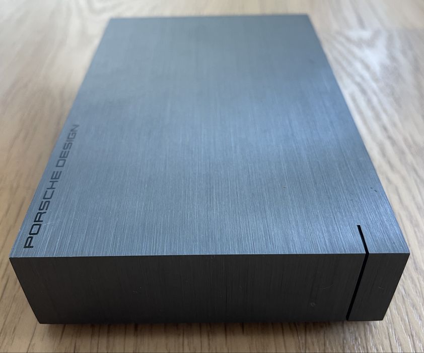 Caixa HDD 3.5” Seagate Porsche Design